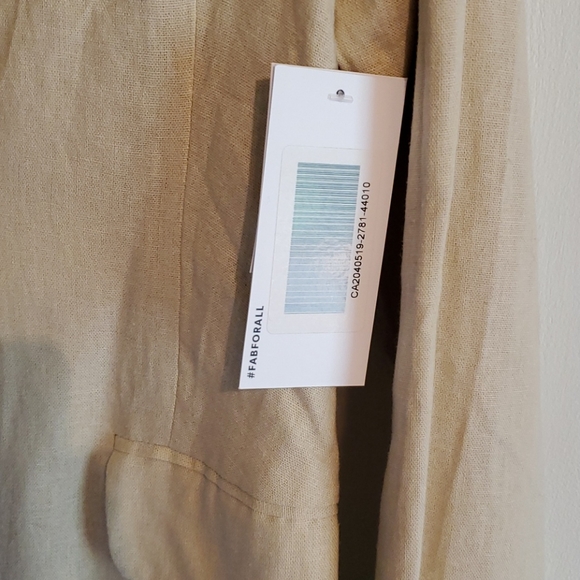 Blazer - Picture 3 of 3